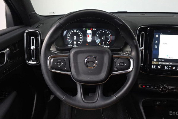 2020 Volvo XC40 с пробегом 53 393 км