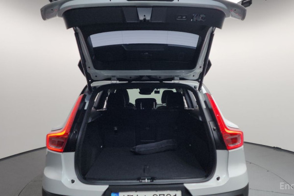 2021 Volvo XC40 с пробегом 31 524 км