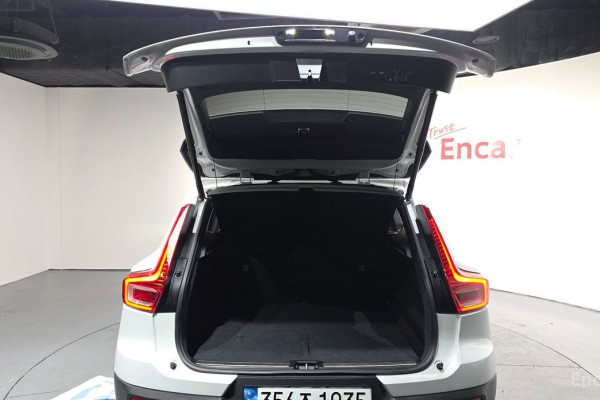 2020 Volvo XC40 с пробегом 53 393 км