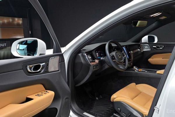 2022 Volvo XC60 с пробегом 53 457 км