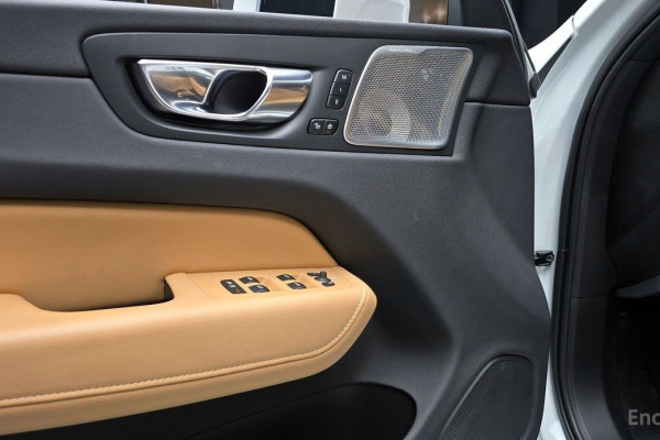 2022 Volvo XC60 с пробегом 53 457 км