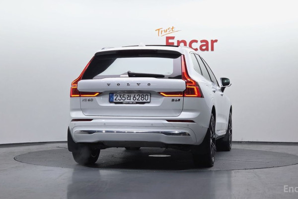 2023 Volvo XC60 с пробегом 70 751 км