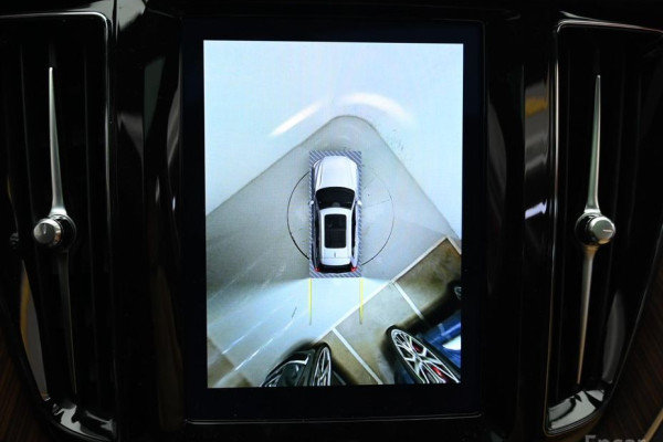 2023 Volvo XC60 с пробегом 21 936 км