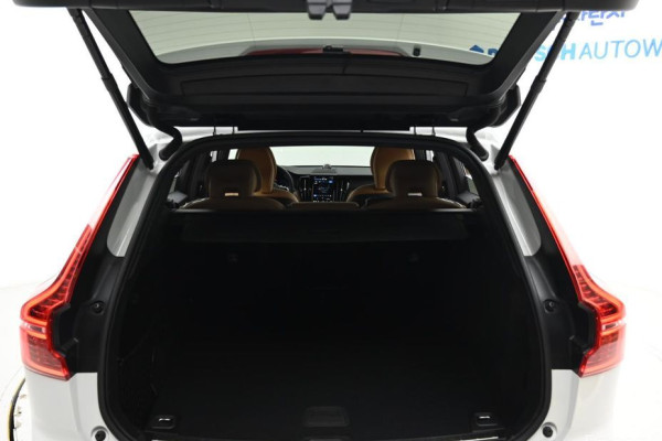 2023 Volvo XC60 с пробегом 21 936 км