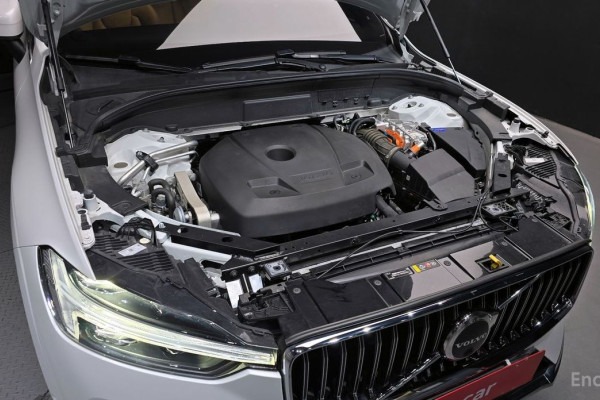 2022 Volvo XC60 с пробегом 51 584 км