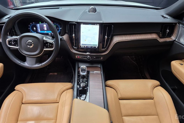 2022 Volvo XC60 с пробегом 51 584 км