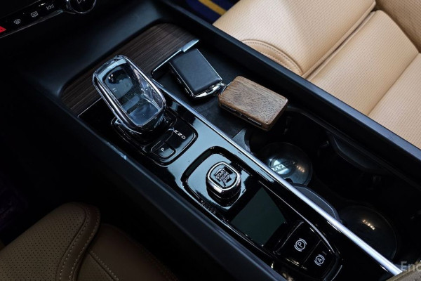 2022 Volvo XC60 с пробегом 52 446 км