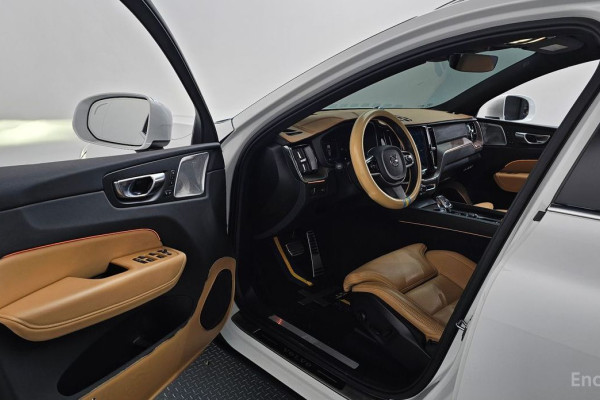 2022 Volvo XC60 с пробегом 52 446 км