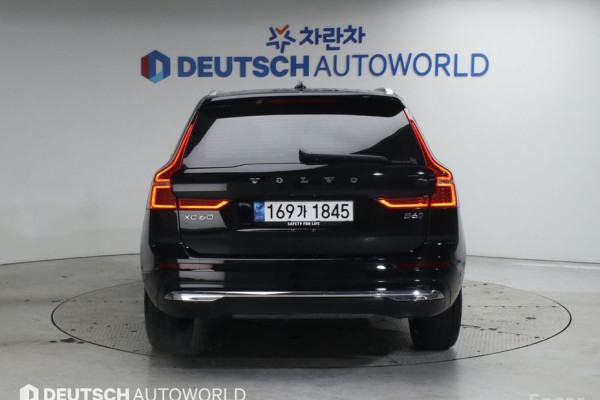 2023 Volvo XC60 с пробегом 28 262 км