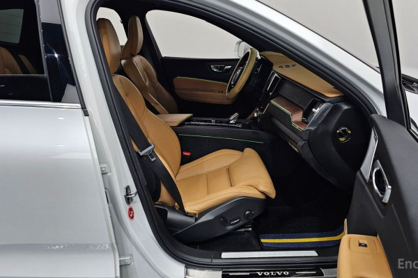 2022 Volvo XC60 с пробегом 52 446 км