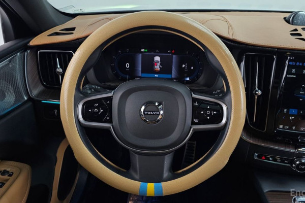 2022 Volvo XC60 с пробегом 52 446 км