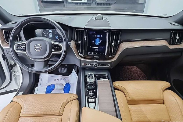 2021 Volvo XC60 с пробегом 88 121 км