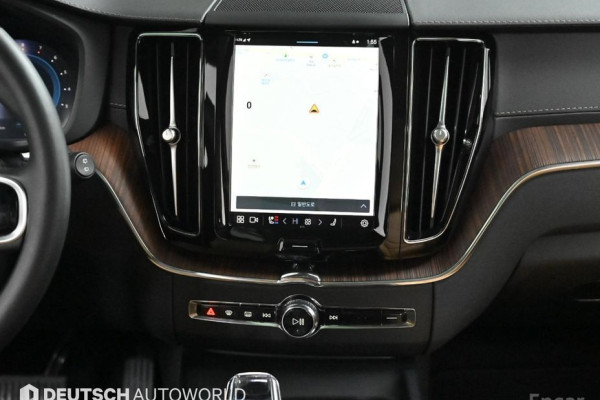 2023 Volvo XC60 с пробегом 28 262 км