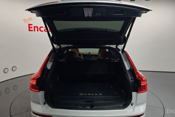 2022 Volvo XC60 с пробегом 52 446 км