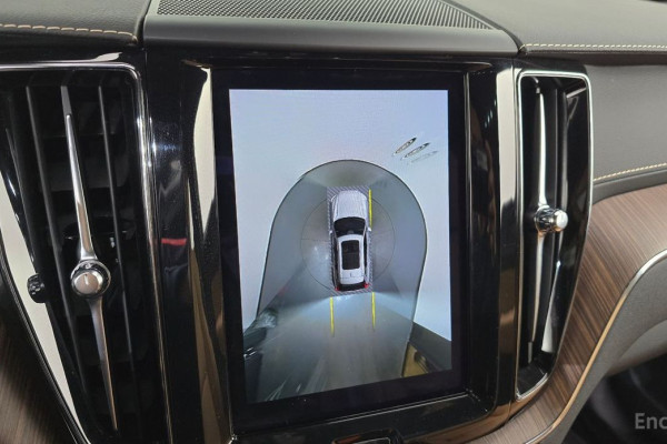 2022 Volvo XC60 с пробегом 66 594 км