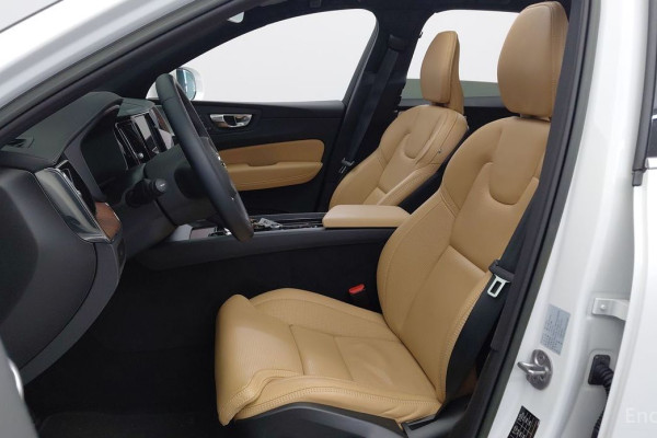 2023 Volvo XC60 с пробегом 29 139 км