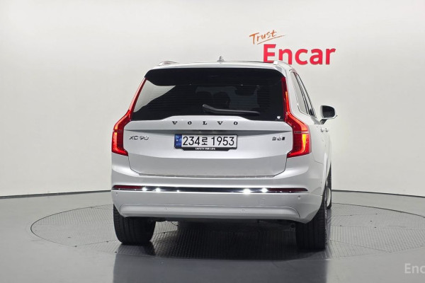 2023 Volvo XC90 с пробегом 38 088 км