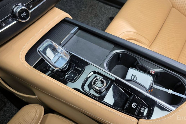 2023 Volvo XC90 с пробегом 38 088 км