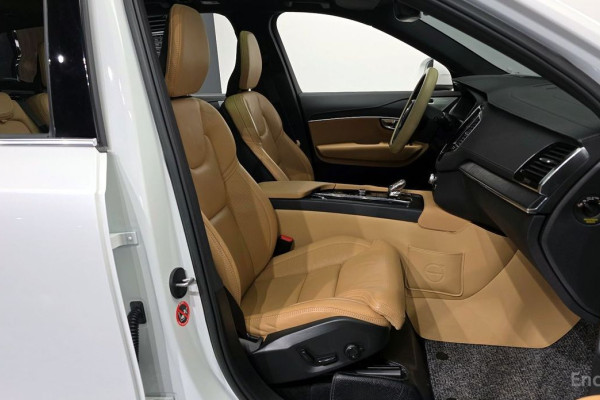 2023 Volvo XC90 с пробегом 38 088 км