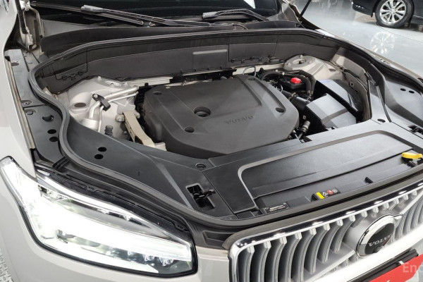 2023 Volvo XC90 с пробегом 65 980 км