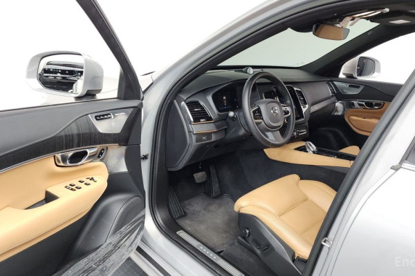 2023 Volvo XC90 с пробегом 65 980 км