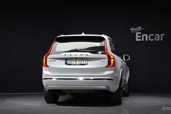 2022 Volvo XC90 с пробегом 173 820 км