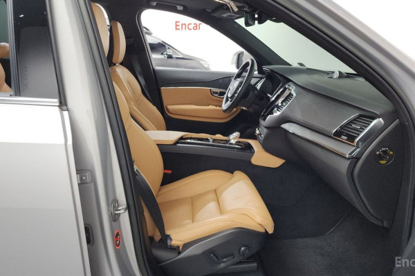 2023 Volvo XC90 с пробегом 65 980 км