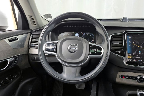 2022 Volvo XC90 с пробегом 109 819 км