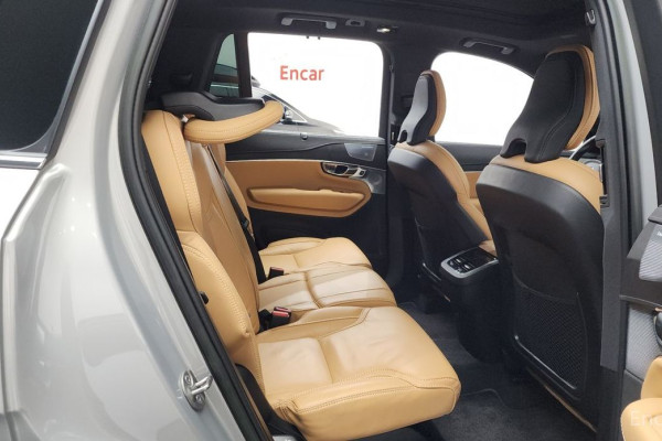 2023 Volvo XC90 с пробегом 65 980 км