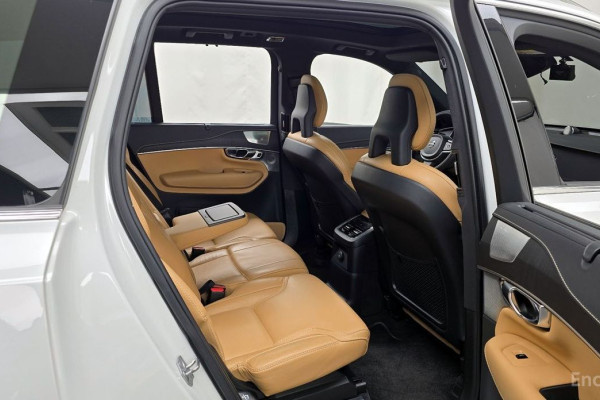 2022 Volvo XC90 с пробегом 173 820 км