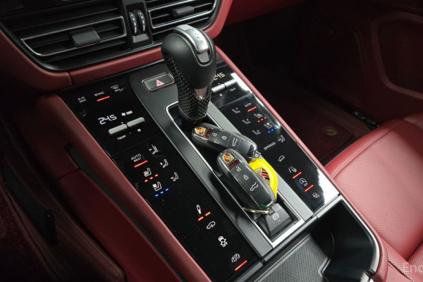 2023 Porsche Macan с пробегом 24 468 км