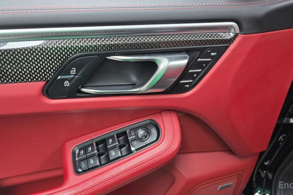 2023 Porsche Macan с пробегом 24 468 км