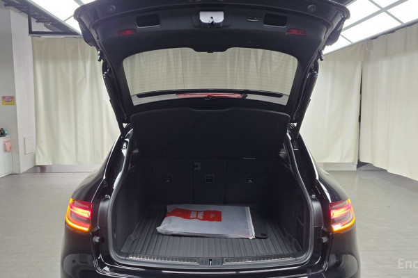 2023 Porsche Macan с пробегом 24 468 км