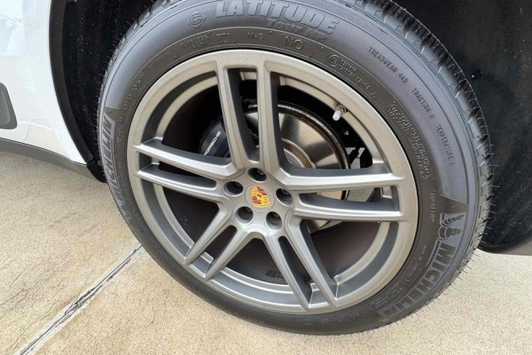 2021 Porsche Macan с пробегом 68 000 км