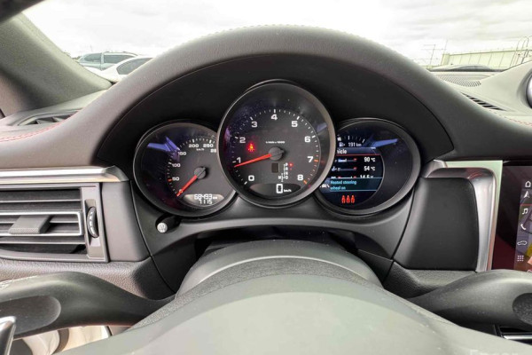 2021 Porsche Macan с пробегом 68 000 км