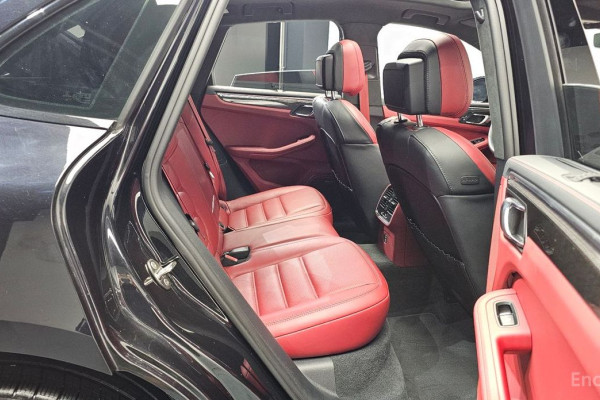 2023 Porsche Macan с пробегом 28 953 км