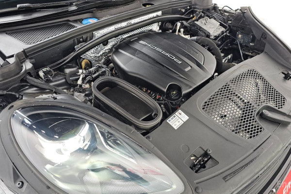 2021 Porsche Macan с пробегом 30 437 км