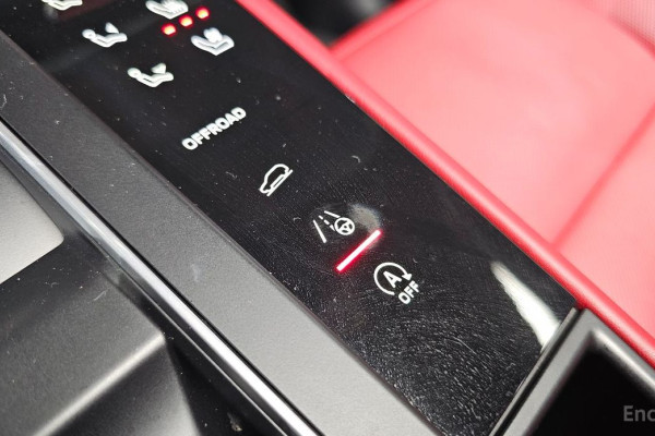 2023 Porsche Macan с пробегом 28 953 км