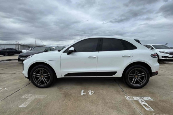 2021 Porsche Macan с пробегом 68 000 км