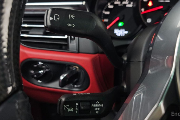 2021 Porsche Macan с пробегом 30 437 км