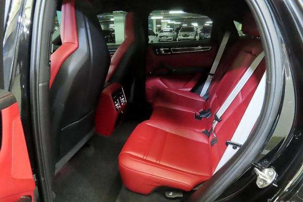 2022 Porsche Cayenne с пробегом 27 663 км