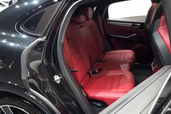 2023 Porsche Cayenne с пробегом 27 857 км