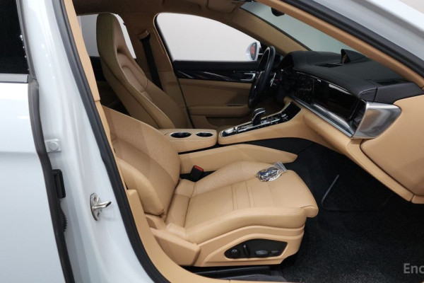 2023 Porsche Panamera с пробегом 34 361 км