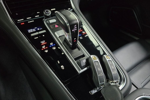 2021 Porsche Panamera с пробегом 73 948 км