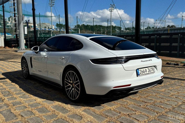 2022 Porsche Panamera с пробегом 61 600 км