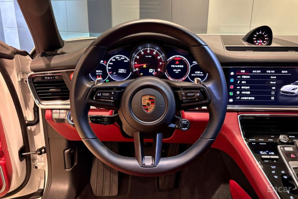 2022 Porsche Panamera с пробегом 17 500 км