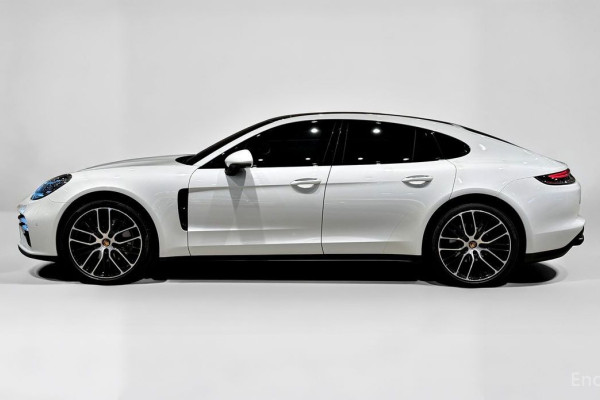 2022 Porsche Panamera с пробегом 17 500 км