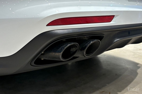 2022 Porsche Panamera с пробегом 17 500 км