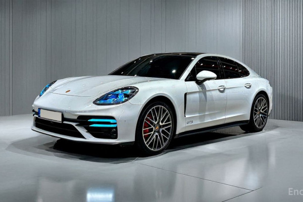 2022 Porsche Panamera с пробегом 61 600 км