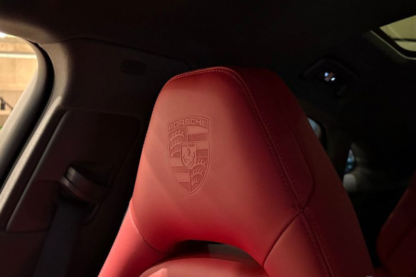 2022 Porsche Panamera с пробегом 17 500 км